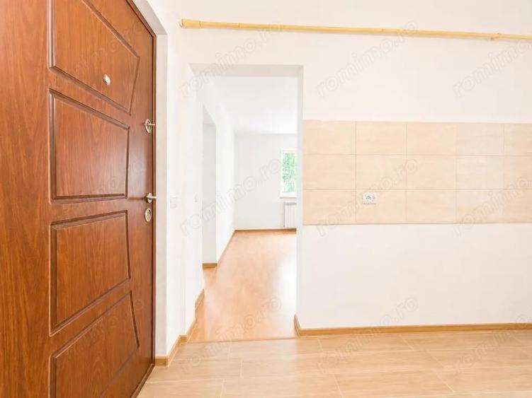 Apartament cu 3 camere semidecomandat în Mărăței