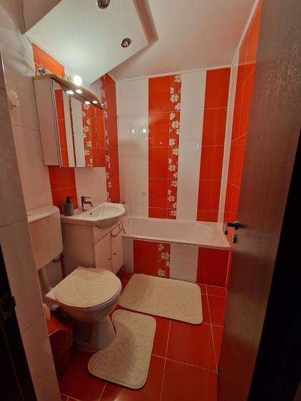 Apartament cu 3 camere semidecomandat în Miroslava