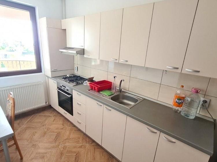 Apartament cu 2 camere semidecomandat, mobilat în Fundeni