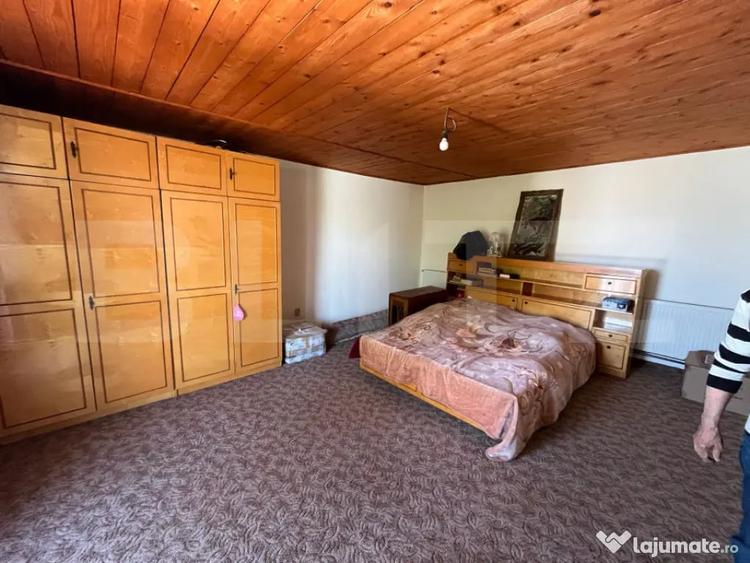 Casă cu 5 camere cu Teren 1579 Mp în Central