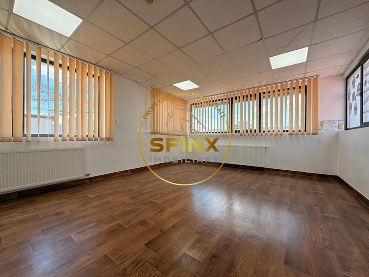 Casă individuală cu 13 camere cu Canalizare în Gara de Nord