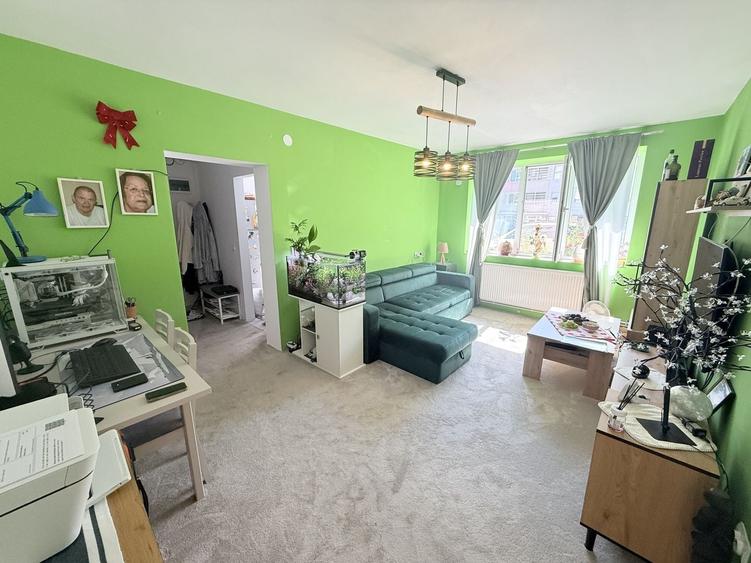 Apartament cu 2 camere semidecomandat, mobilat în Central