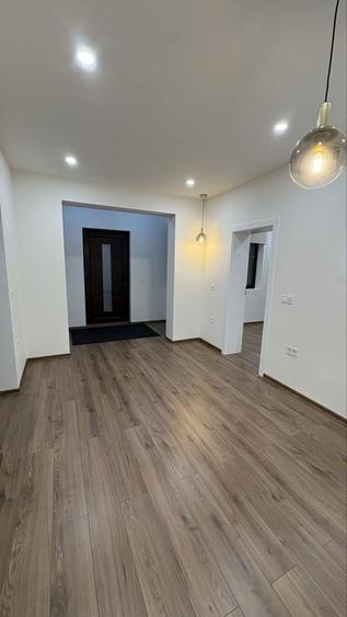 Casă cu 4 camere semidecomandat în Ultracentral