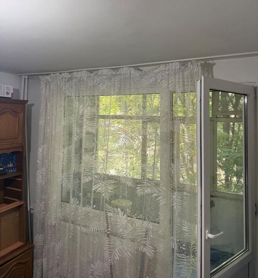 Apartament cu 3 camere decomandat, mobilat în Brâncoveanu