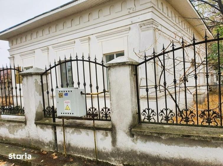 Casă cu 6 camere cu Teren 3032 Mp în Ultracentral