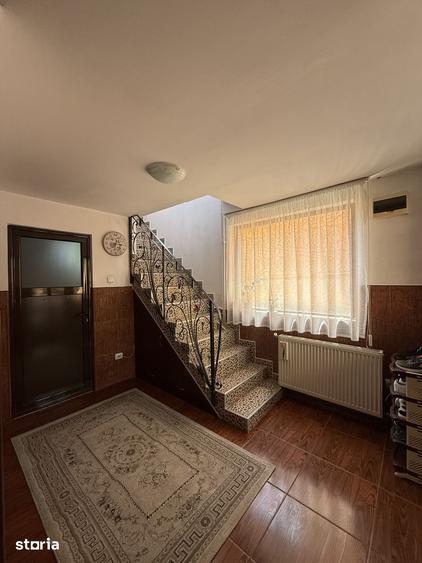 Casă cu 4 camere cu Teren 140 Mp în Păulești