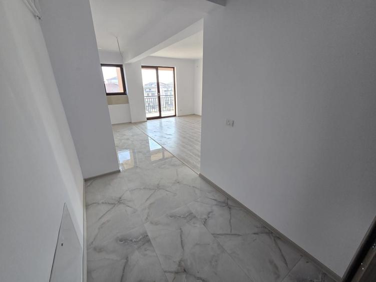 Apartament cu 2 camere decomandat în Girocului