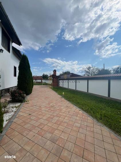 Casă cu 4 camere în Central