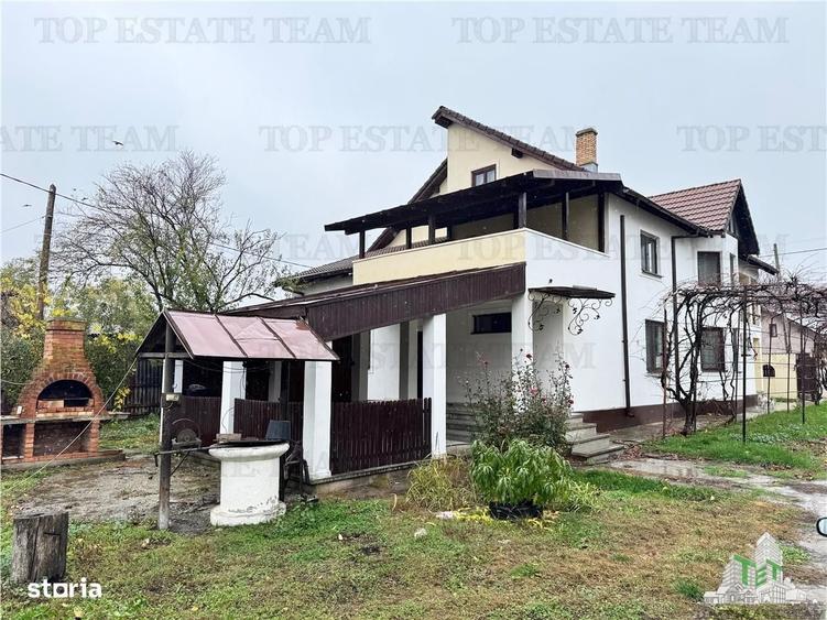 Casă cu 4 camere în Crovu