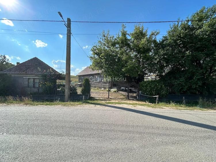 Casă cu 2 camere cu Teren 3200 Mp în Berindu