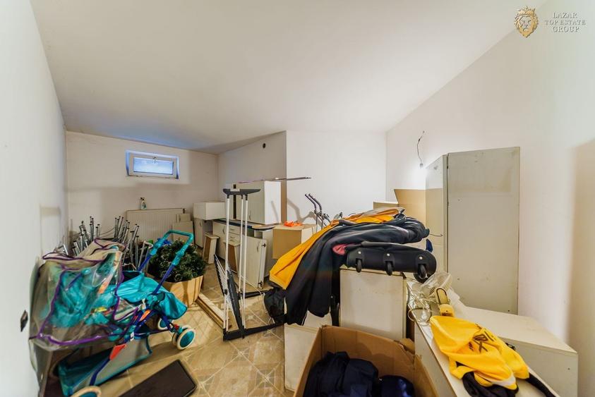 Casă cu 7 camere cu Piscina în Pârneava