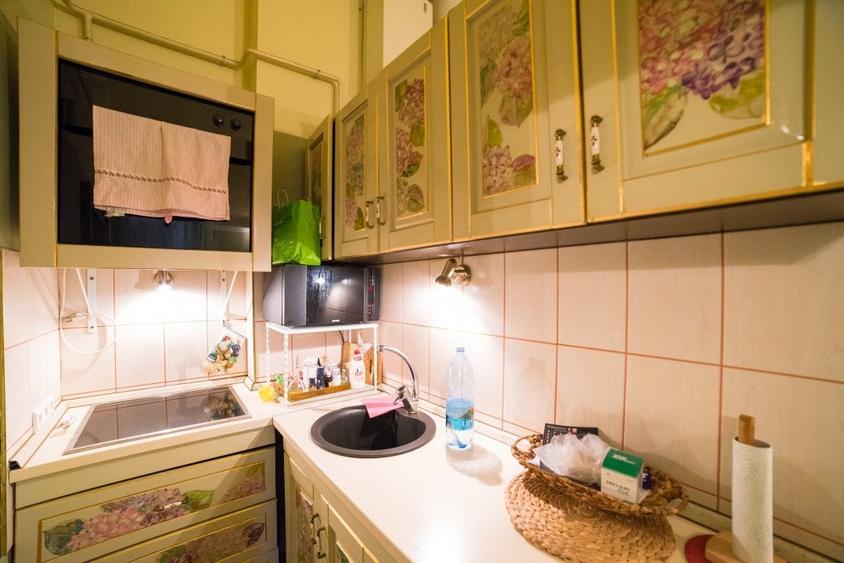 Apartament cu 3 camere decomandat, mobilat în Central