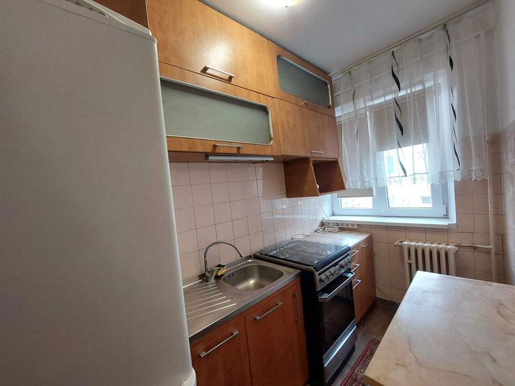 Apartament cu 3 camere decomandat în Casa de Cultură
