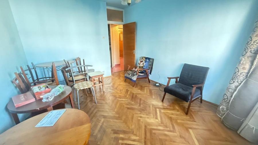 Apartament cu 3 camere decomandat în Central