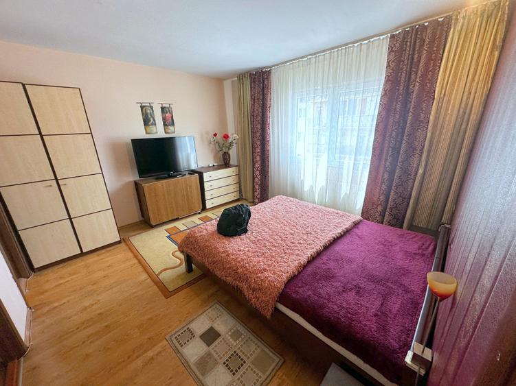 Apartament cu 3 camere semidecomandat în Iris