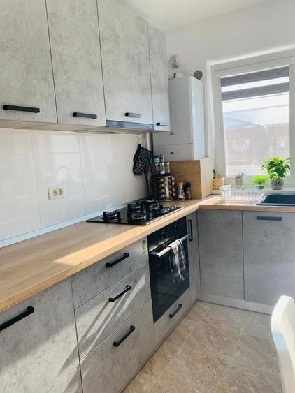Apartament cu 2 camere decomandat în Sânpetru