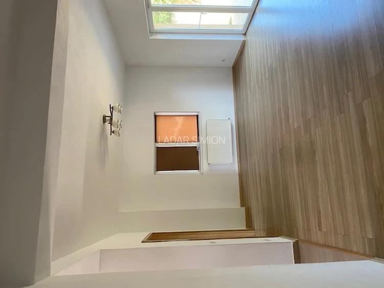 casa noua 4 camere tip duplex, 300 mp teren-dumbravita