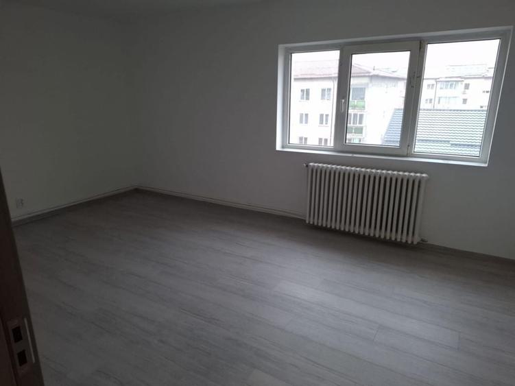 Apartament de vanzare cu 2 camere, - 1