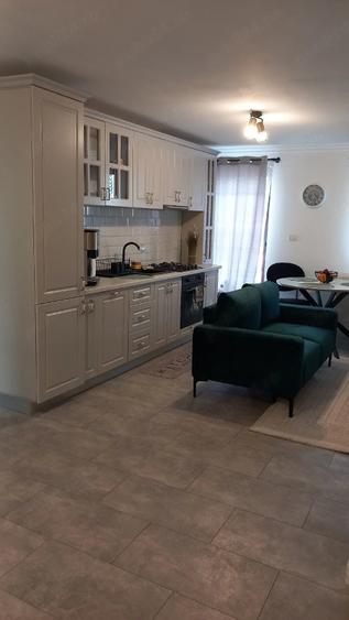Apartament cu 2 camere decomandat în Livada