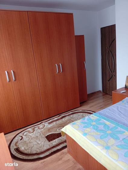 Apartament cu 3 camere decomandat în Sud