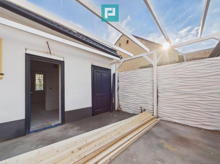 Apartament cu 2 camere semidecomandat în Pârneava