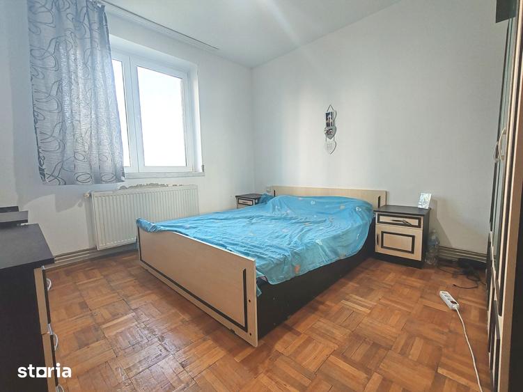 Apartament cu 2 camere semidecomandat în Craiovei