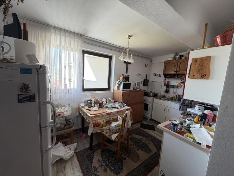 Apartament cu 2 camere decomandat, mobilat în Micești