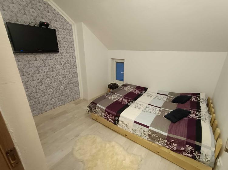Casă cu 4 camere în Exterior Vest