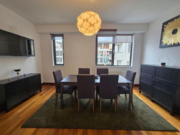 Apartament cu 4 camere decomandat în Herăstrău