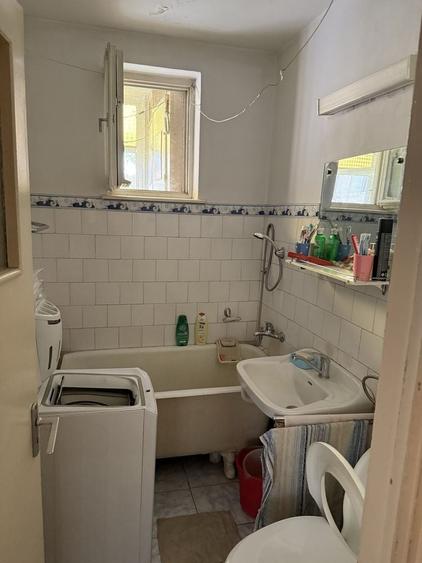 Apartament cu 3 camere semidecomandat în Rogerius