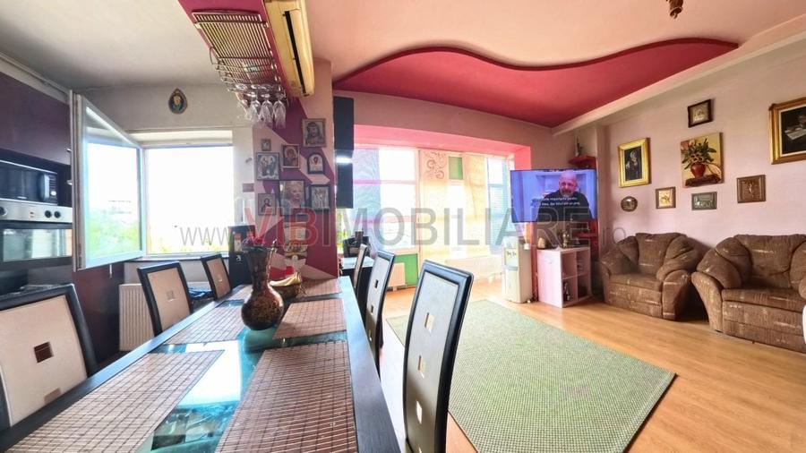 Apartament cu 3 camere semidecomandat, mobilat în Nord