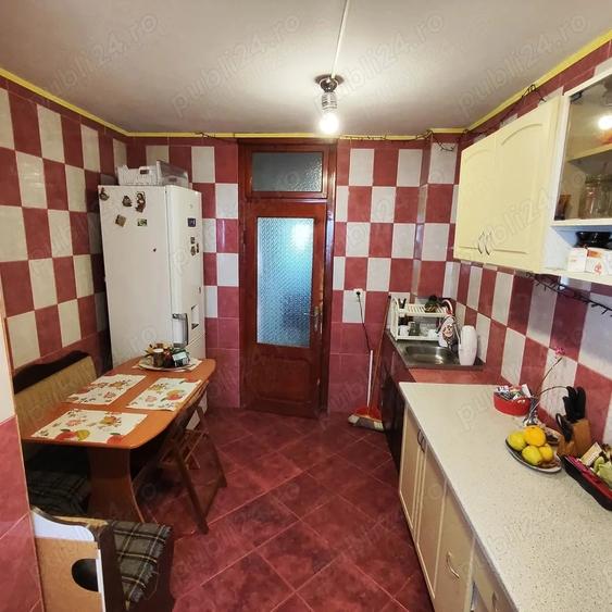 Apartament cu 4 camere decomandat în Inel I