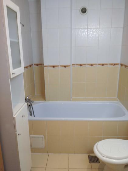 Apartament cu 3 camere decomandat în Dumbrăvița