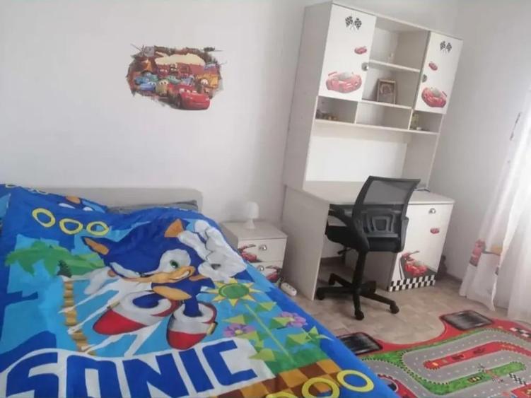 Casă cu 3 camere în Olteni