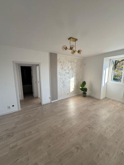 Apartament cu 2 camere semidecomandat în Grivița