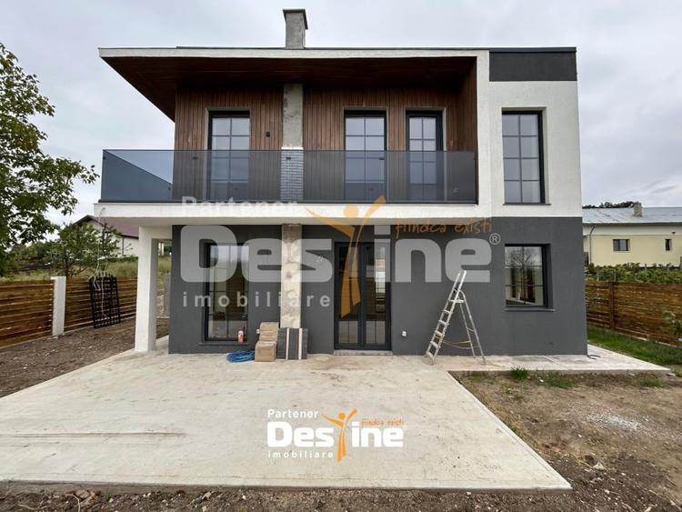 Casă individuală cu 5 camere cu Teren 360 Mp în Rediu
