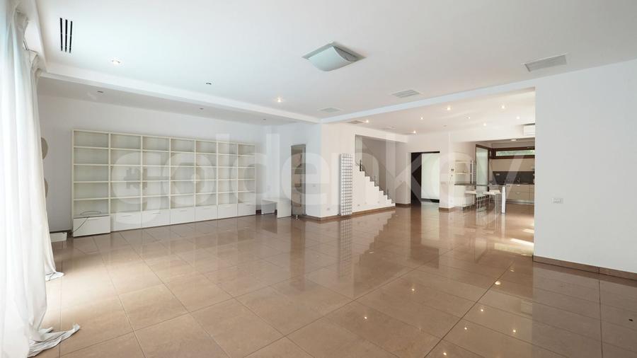 Duplex cu 5 camere cu Piscina în Iancu Nicolae