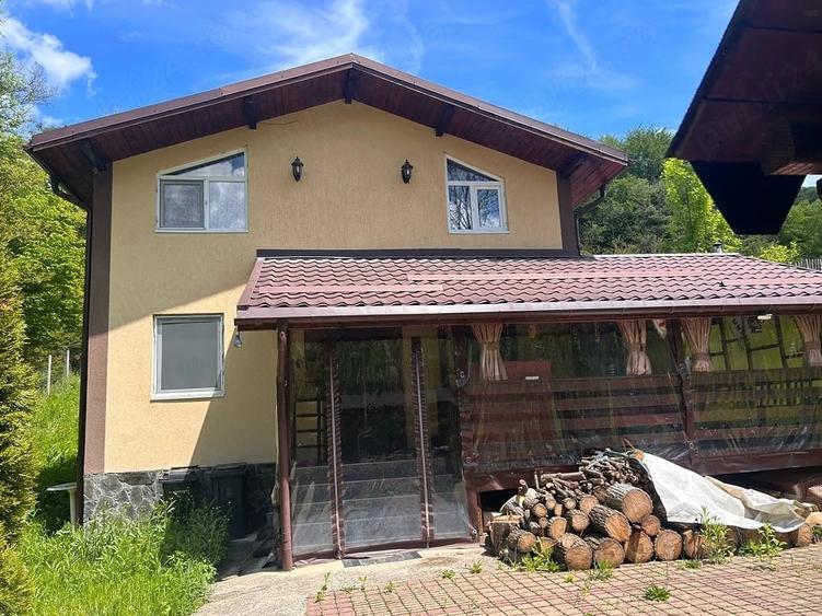 Casă cu Teren 1183 Mp în Vârfuri