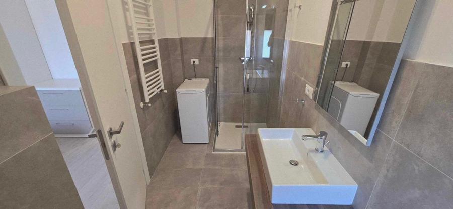 Apartament cu 3 camere nedecomandat în Central