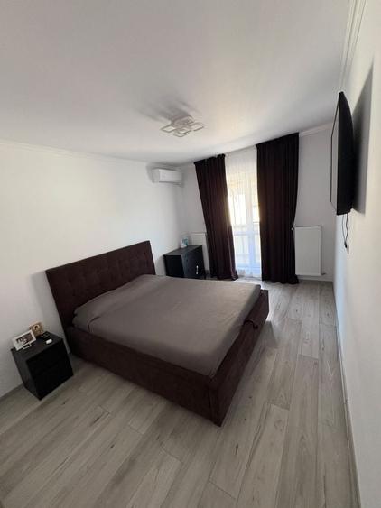 Apartament cu 3 camere decomandat în Fundeni