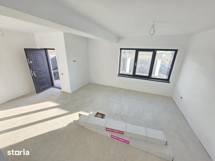 Casă cu 4 camere cu Teren 500 Mp în Central