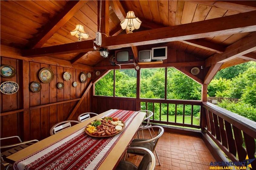 Hotel/Pensiune, de 294 mp, în Bran