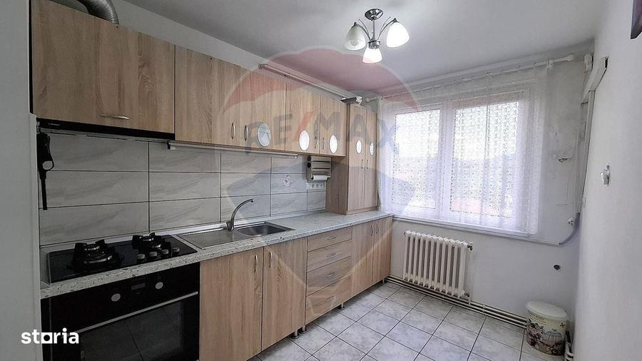 Apartament cu 2 camere decomandat în Central