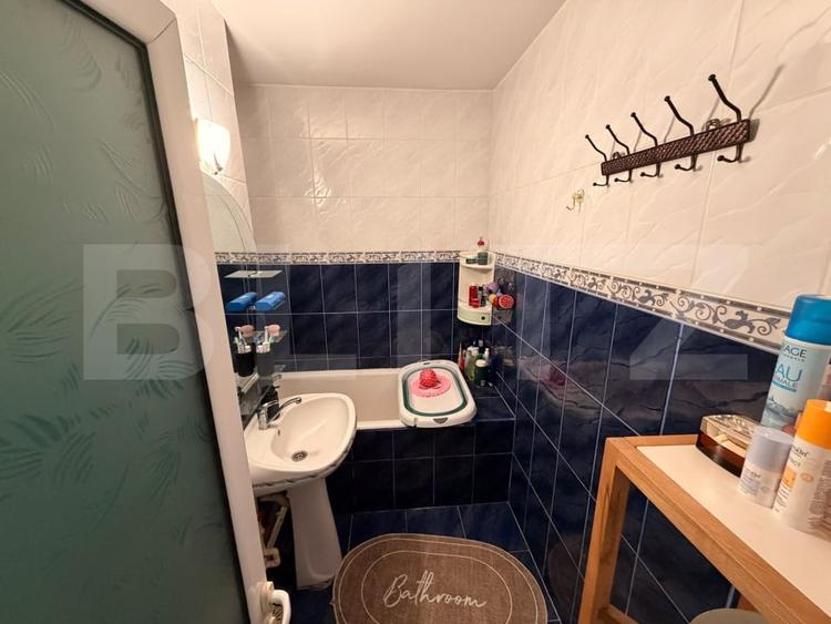 Apartament cu 3 camere decomandat, mobilat în Micro 11