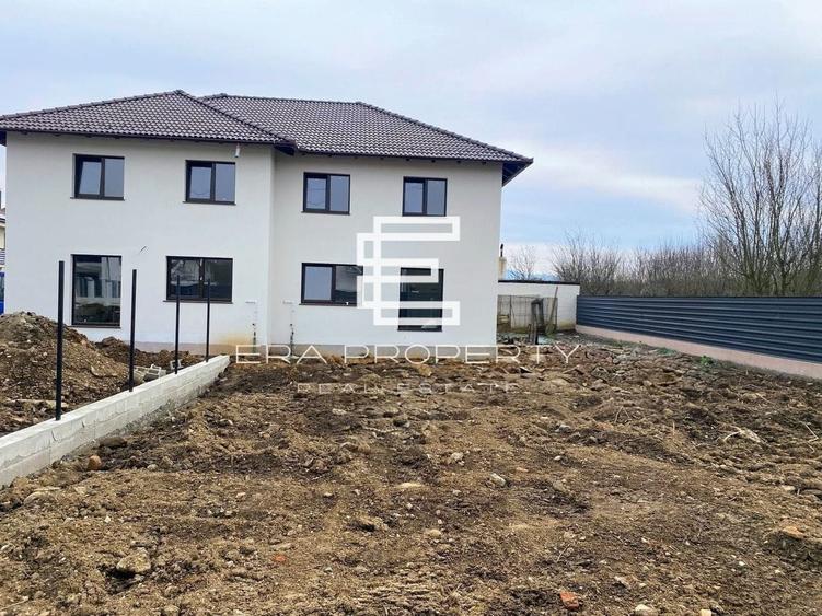 Duplex cu 5 camere cu Canalizare în Șelimbăr