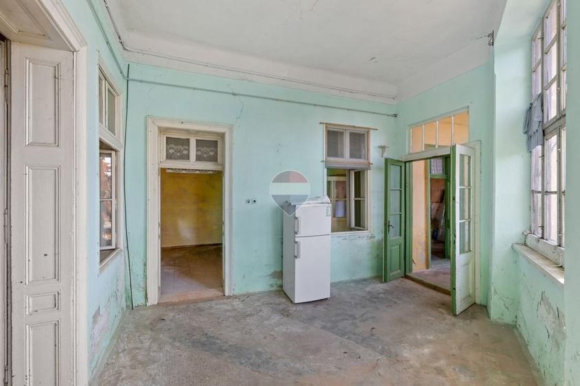 Casă individuală cu 5 camere cu Teren 853 Mp în Ultracentral