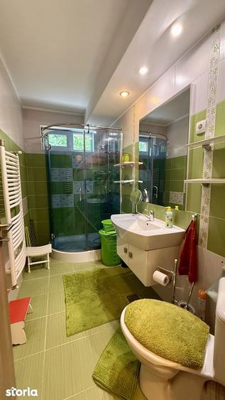 Apartament cu 3 camere semidecomandat, mobilat în Săsar