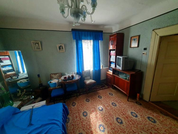 Casă individuală cu 2 camere cu Canalizare în Central