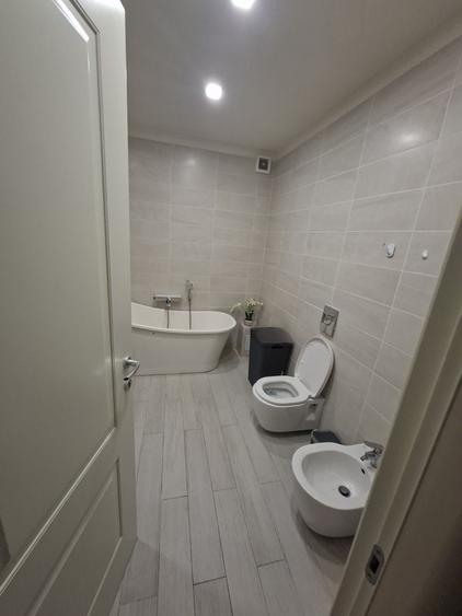 Apartament cu 3 camere în Faleza Nord