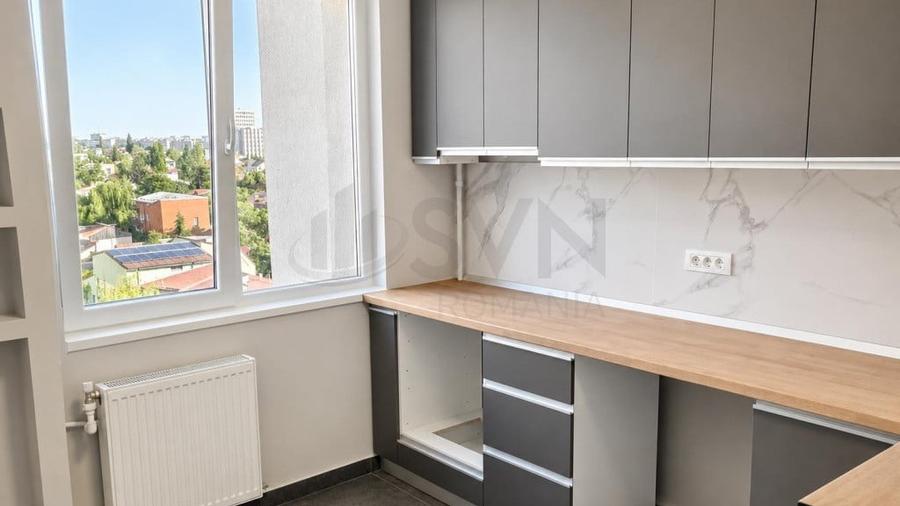 Apartament cu 3 camere semidecomandat în 1 Mai